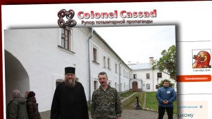 Igor Girkin vel Striełkow<br />
w klasztorze w jednej<br />
z rosyjskich wsi