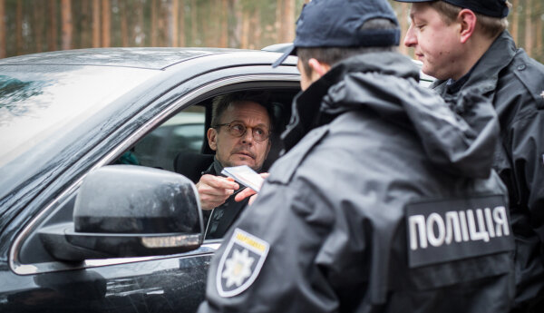 PRZEDPREMIEROWO: Adam i Polina zatrzymani przez policję!